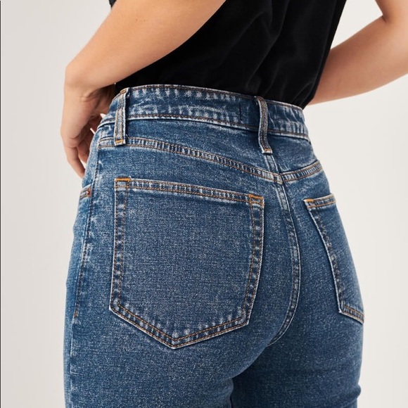 ABERCROMBIE & FITCH Ultra High Rise Ankle Straight Jeans Medium Wash Size 0 / 25 - Picture 2 of 9